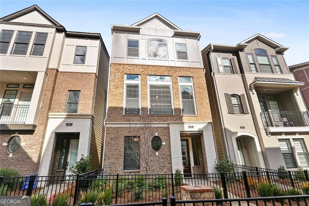 Photo of 582 Broadview Place NE, Atlanta, GA 30324 (MLS # 10847495)