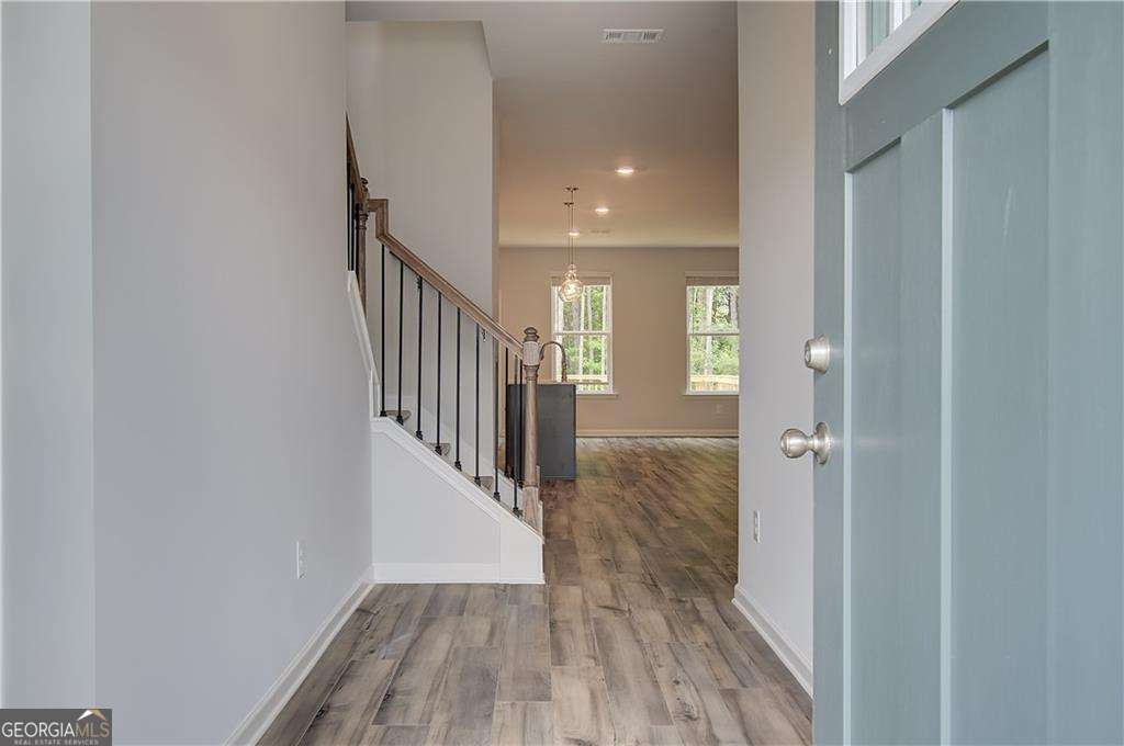 33 Cedar DR