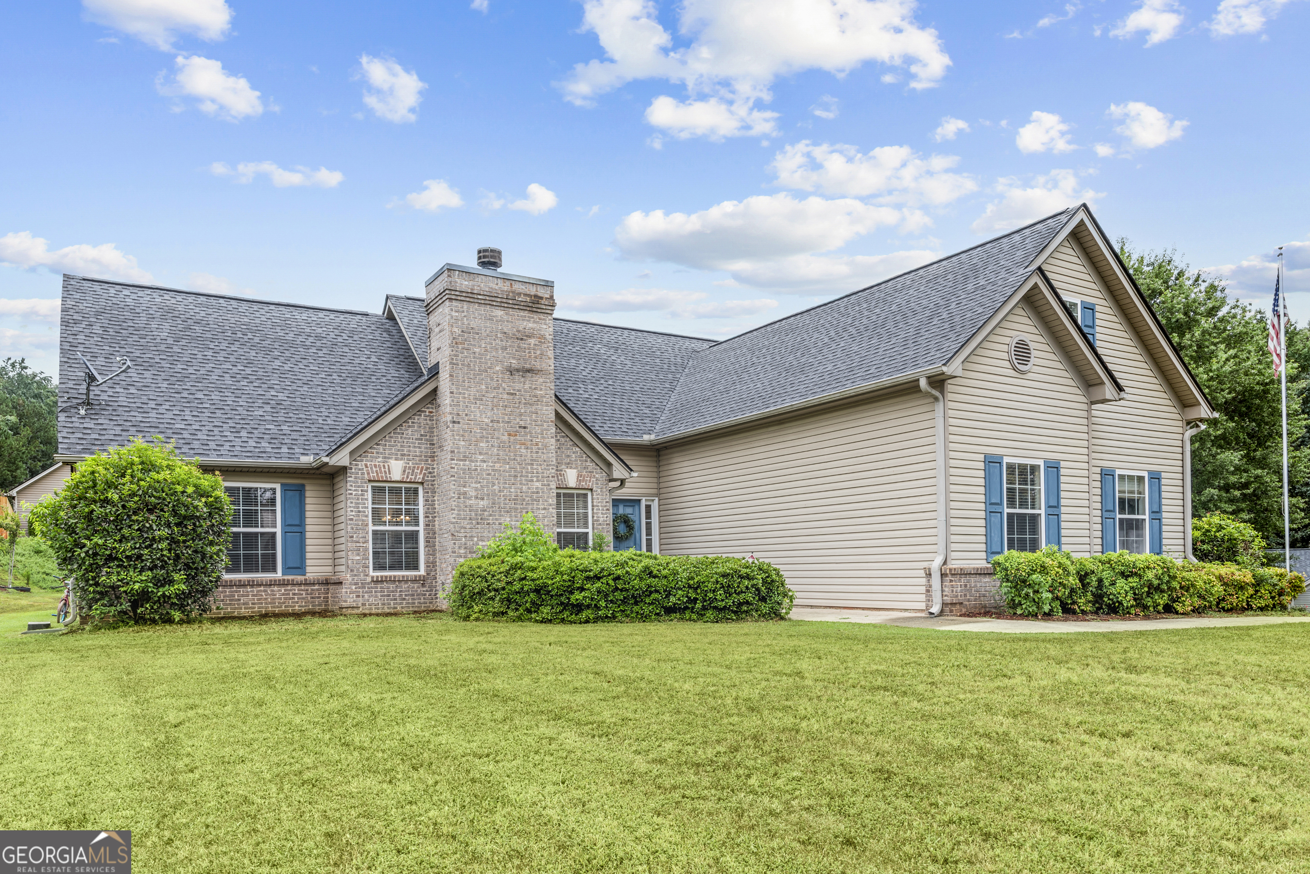 180 Laurel Oaks LN