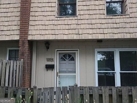 1394 Wood CIR S Morrow GA 30260