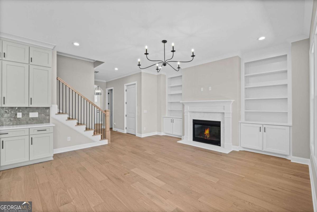 844 Lakemont DR