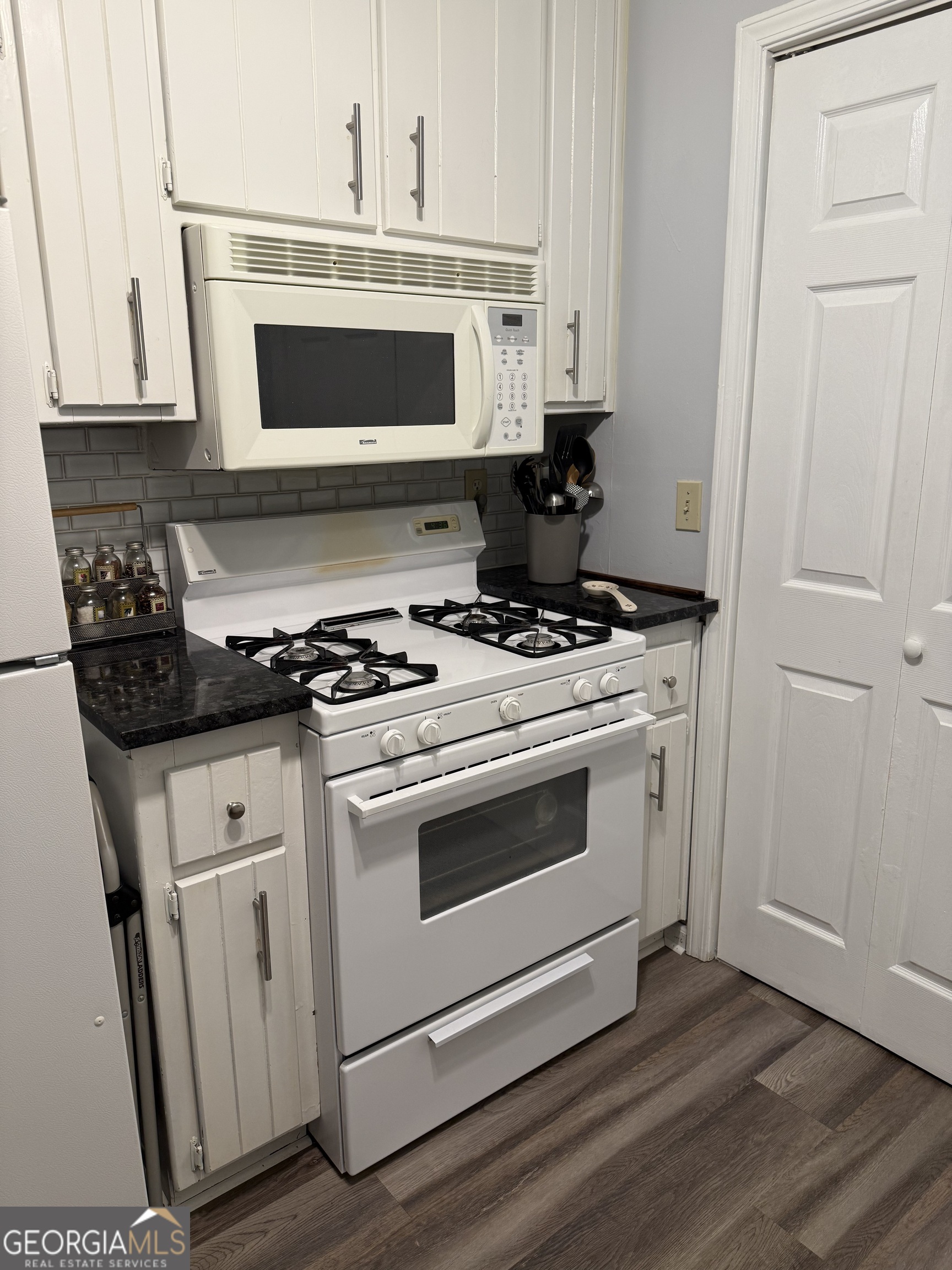 Old Roswell Corners - Residential Lease