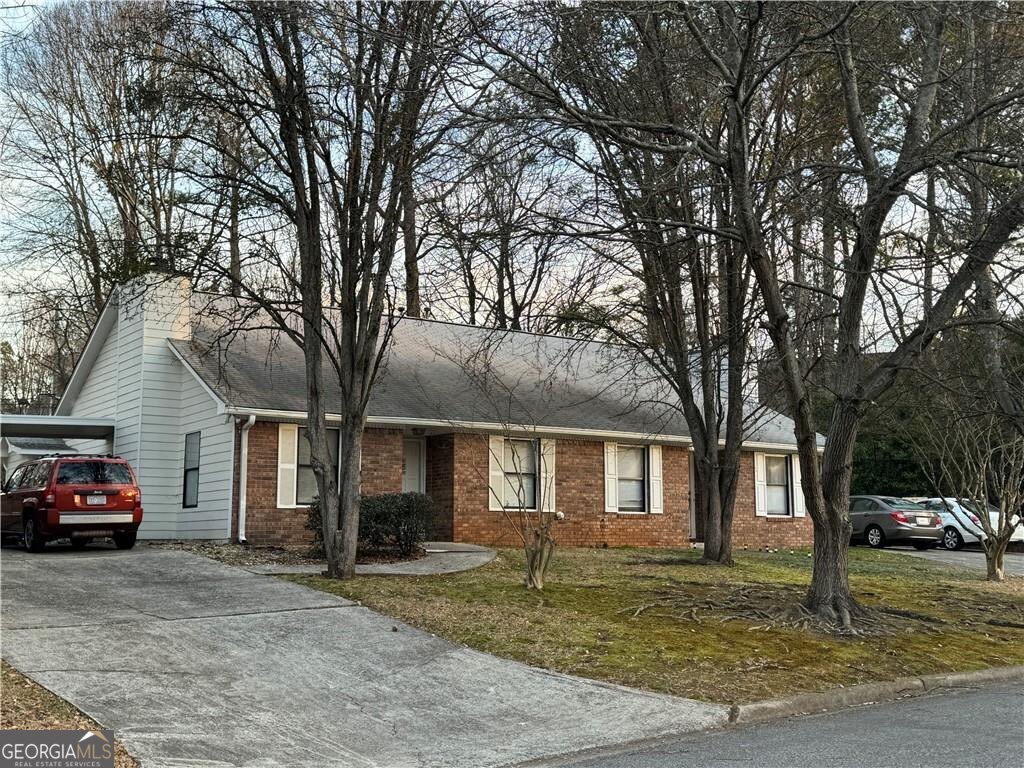 Recently renovated! 2bed/2bath. Luxury vinyl flooring throughout the home. Painted interior. Kitchen has granite countertops and white cabinets. Family room with fireplace. Spacious bedroom sizes. 2 full baths. Backyard is fenced and has covered patio. Excellent school district. Great location. Near shopping, Roswell Downtown, and GA400.