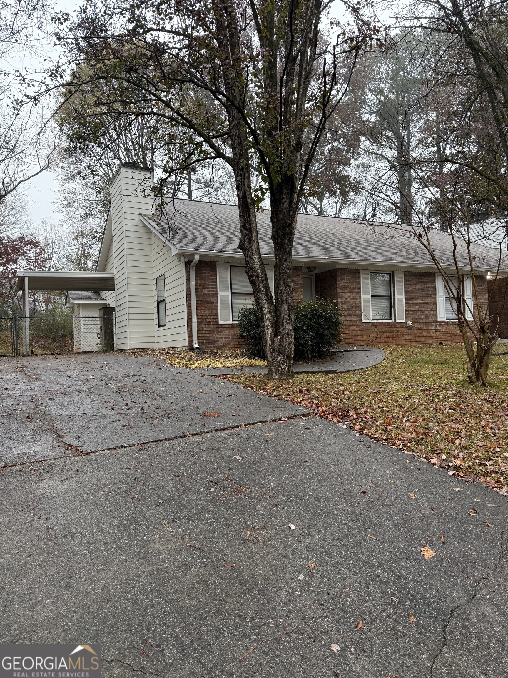 Old Roswell Corners - Residential Lease