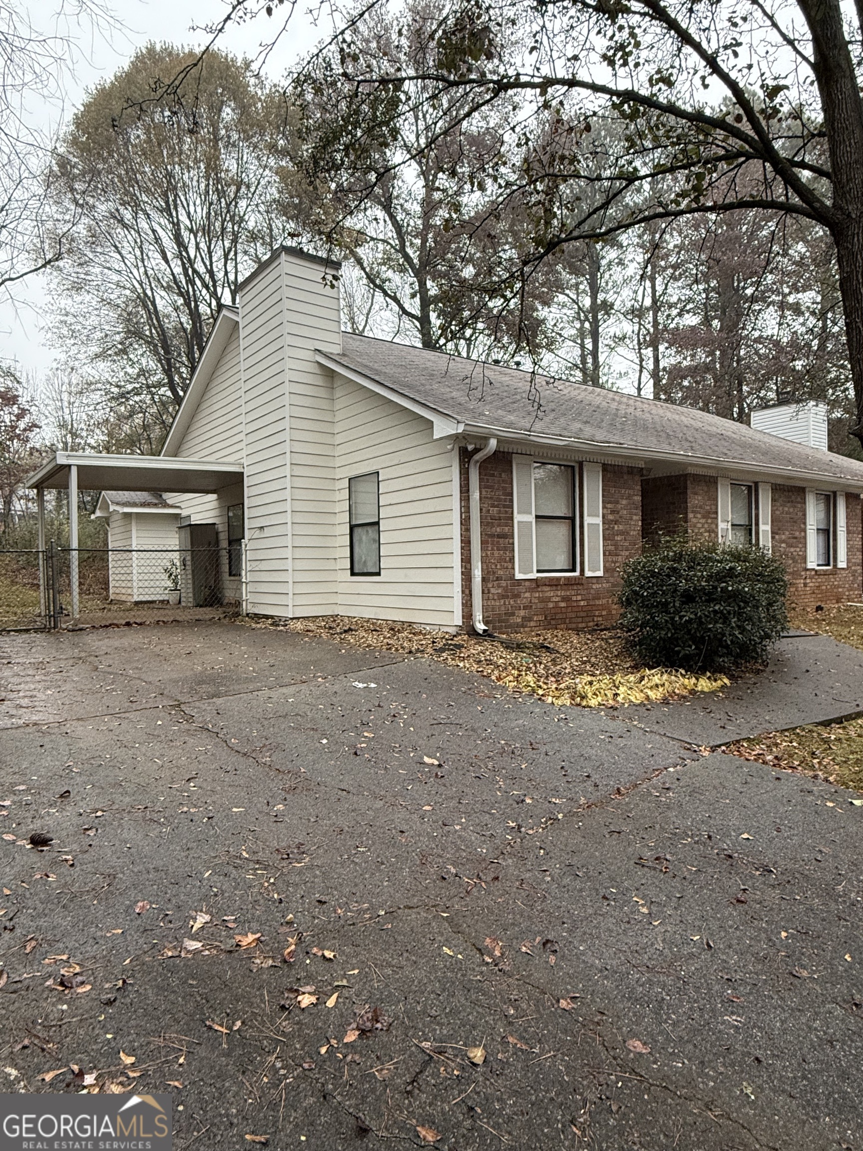 Old Roswell Corners - Residential Lease