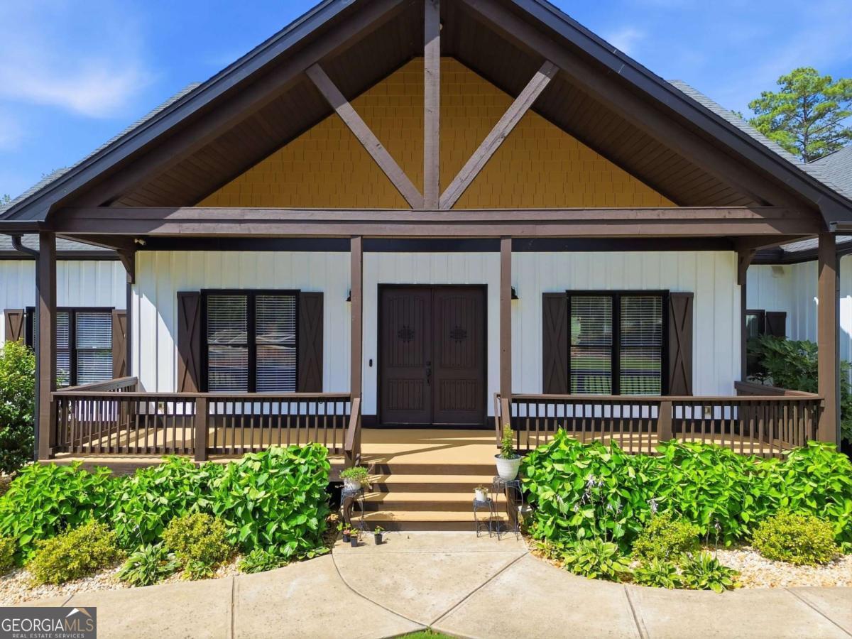 140 Doug Smith LN