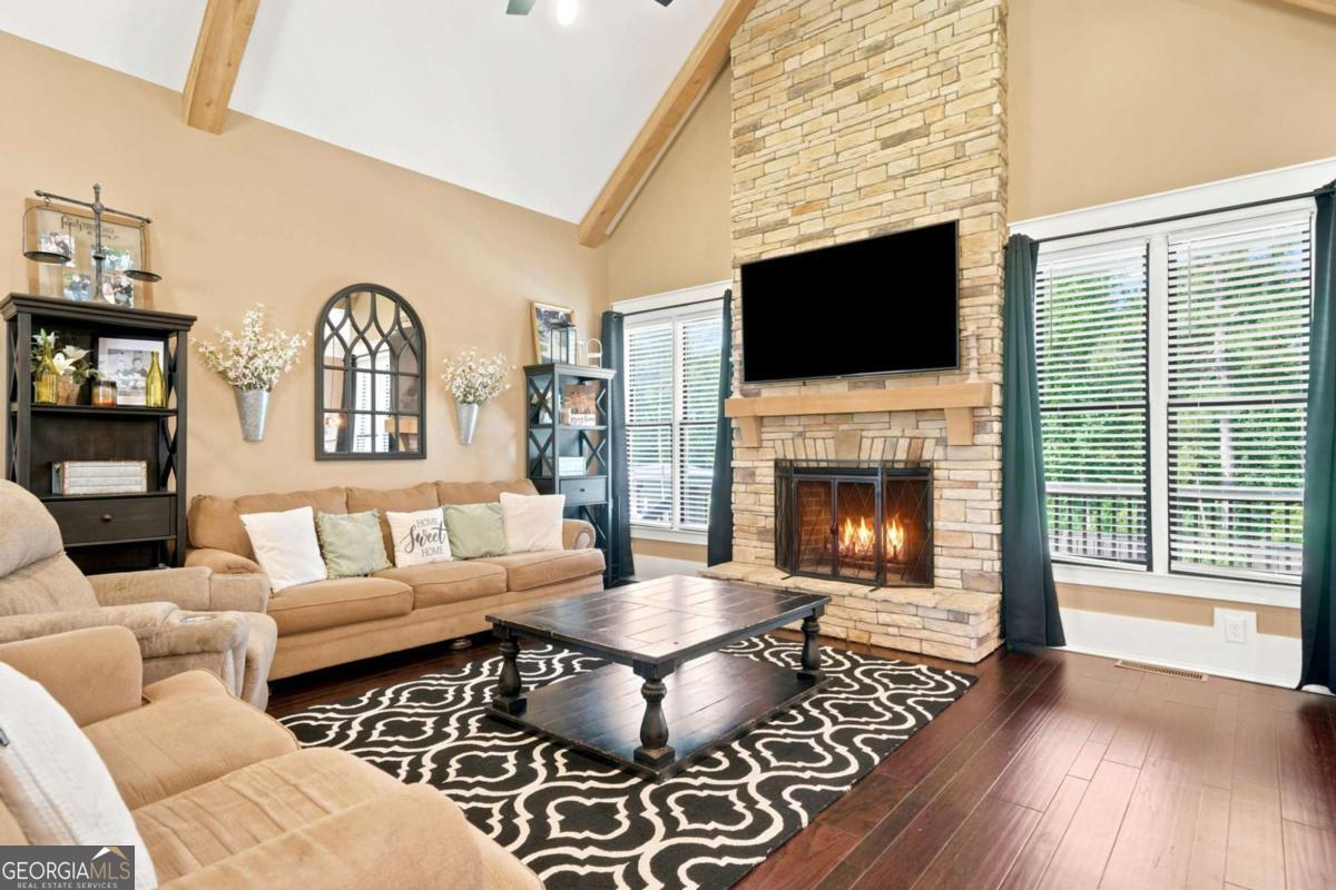 140 Doug Smith LN