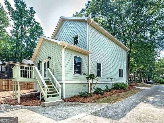 97 Rockyford RD NE