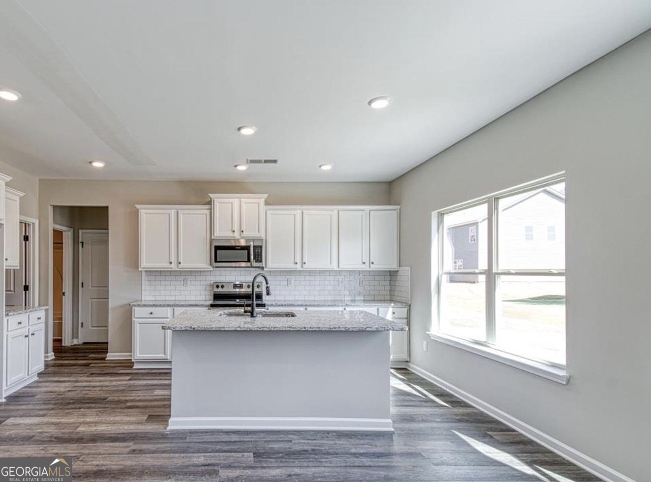 1172 Faulkner WAY