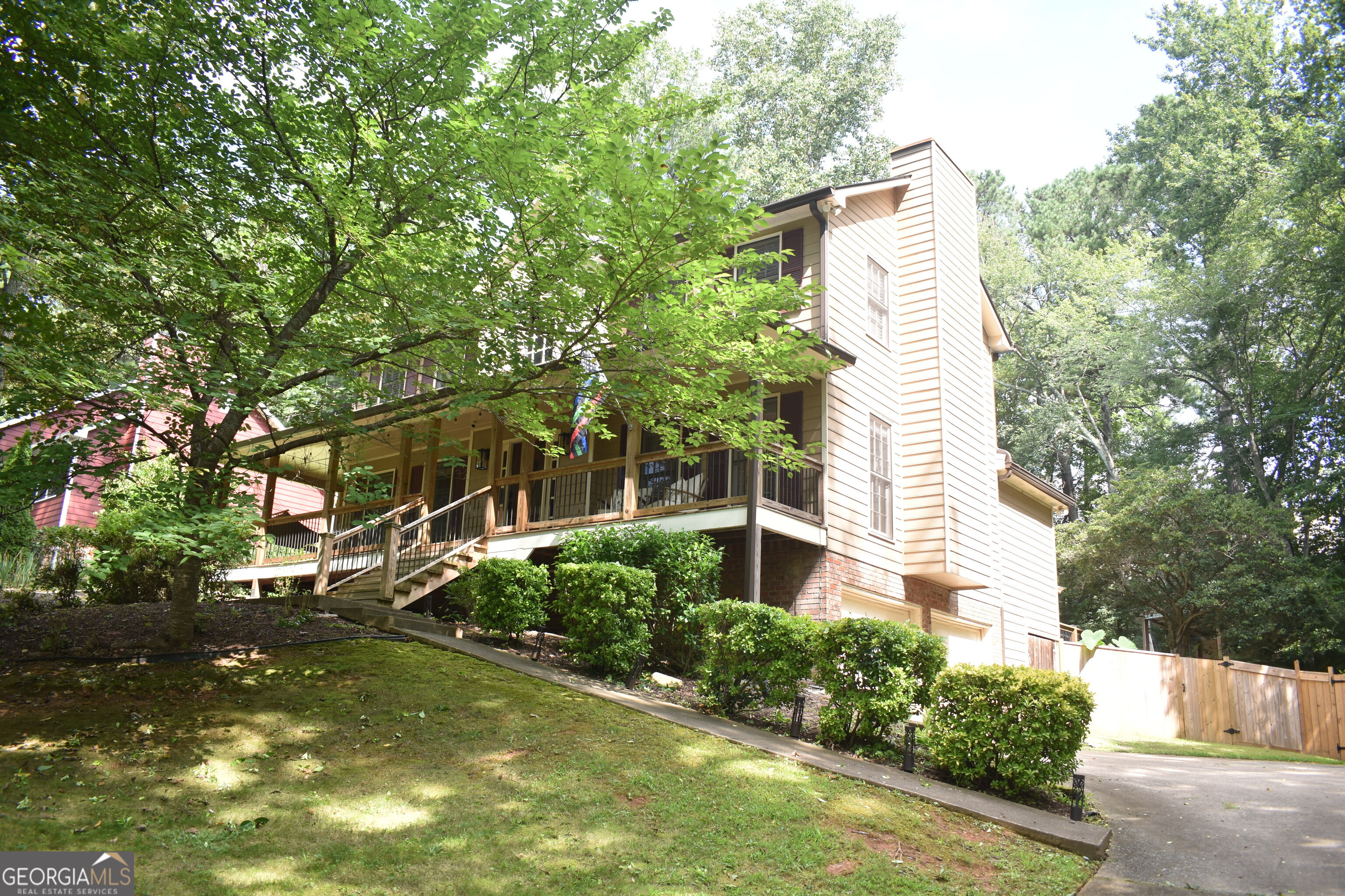 1017 Atherton LN