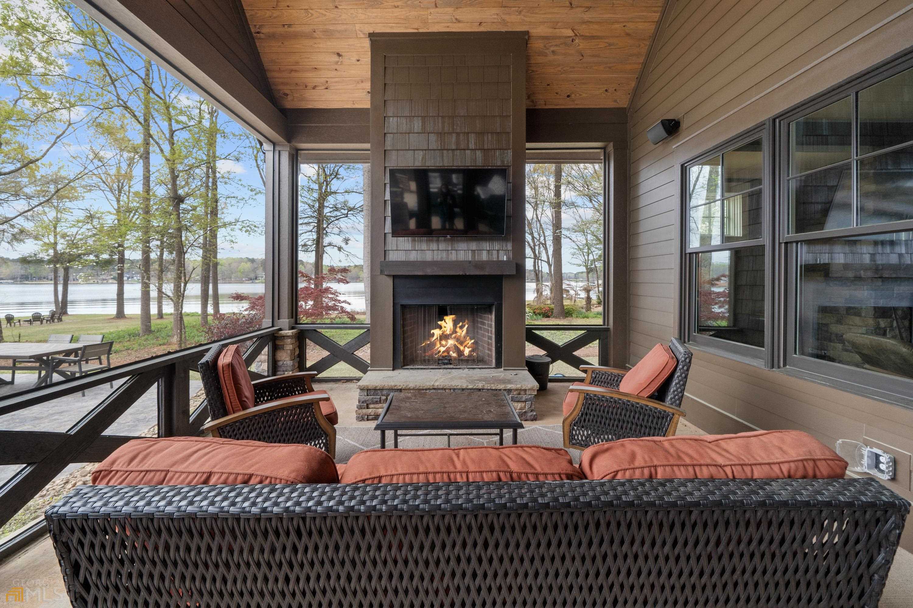 phoenix lake - Residential