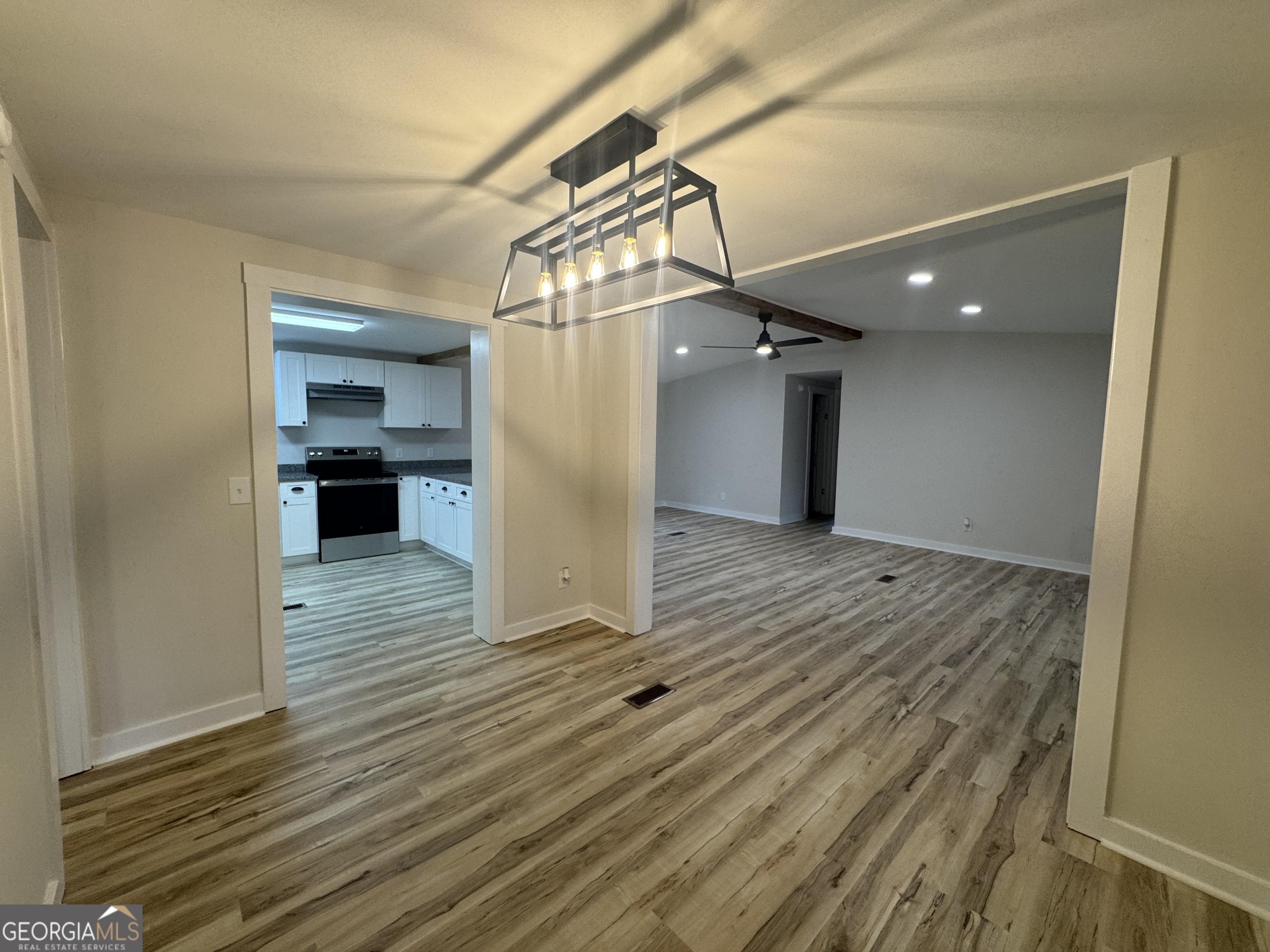 Barnesville, Georgia 30204, United States, 3 Bedrooms Bedrooms, ,2 BathroomsBathrooms,Residential,Active,4076