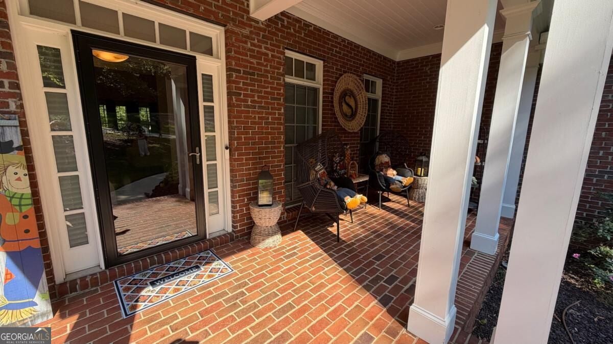 205 River Oaks DR