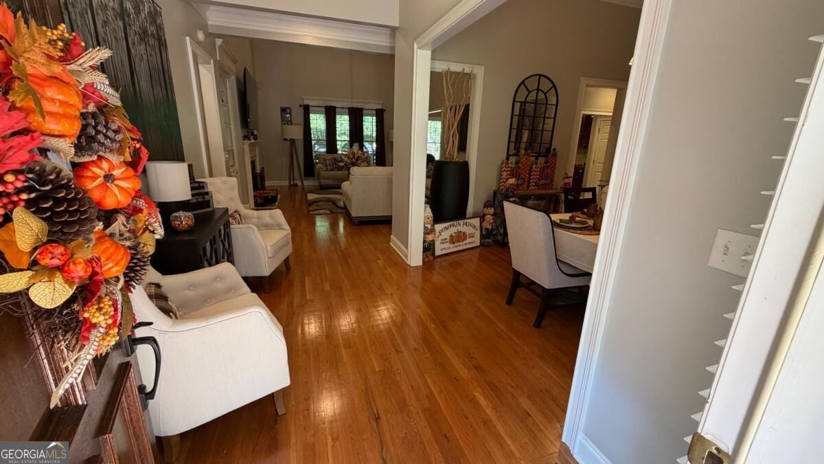 205 River Oaks DR