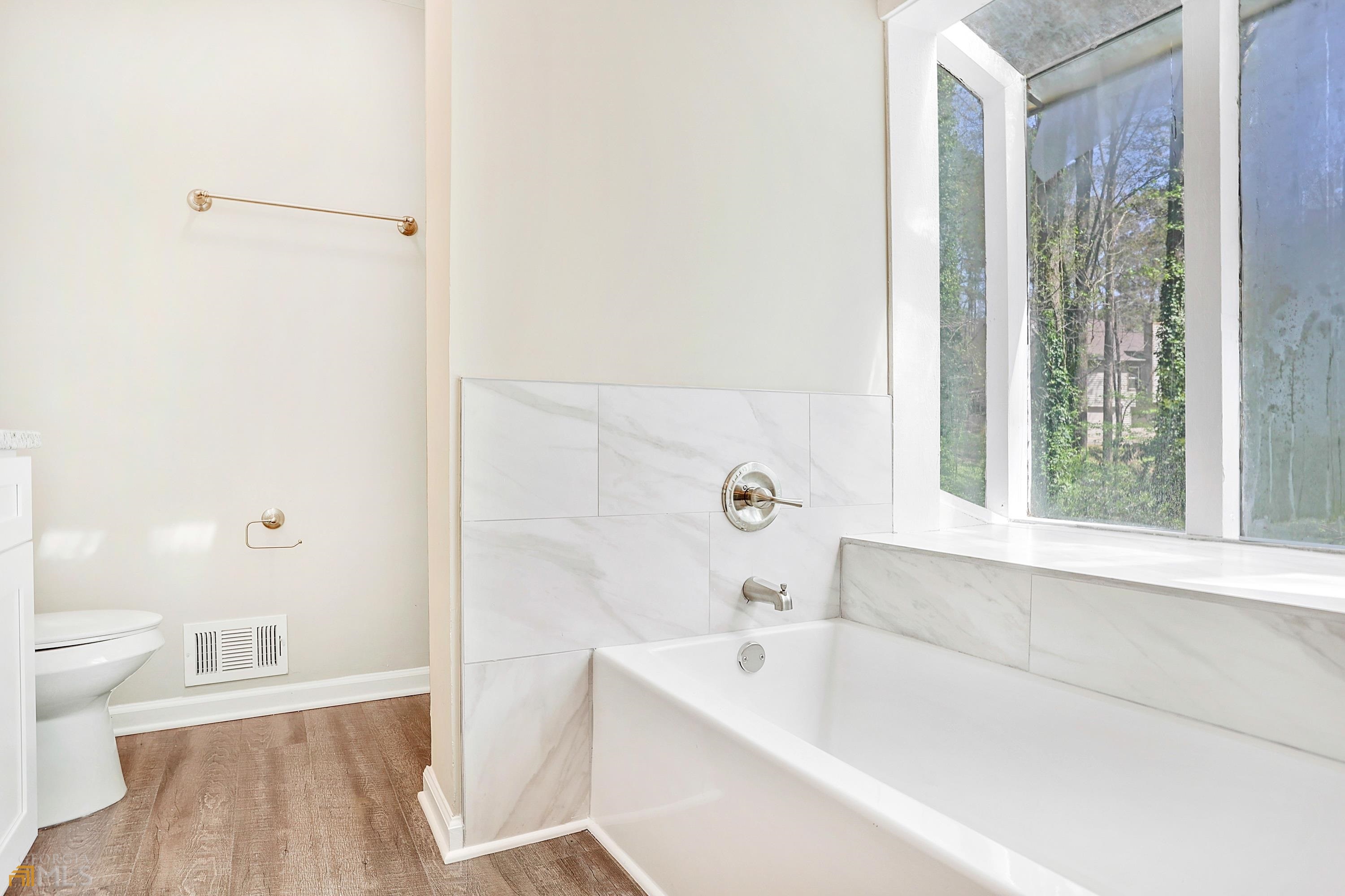 Landings East Sub Un 1 - Residential Lease