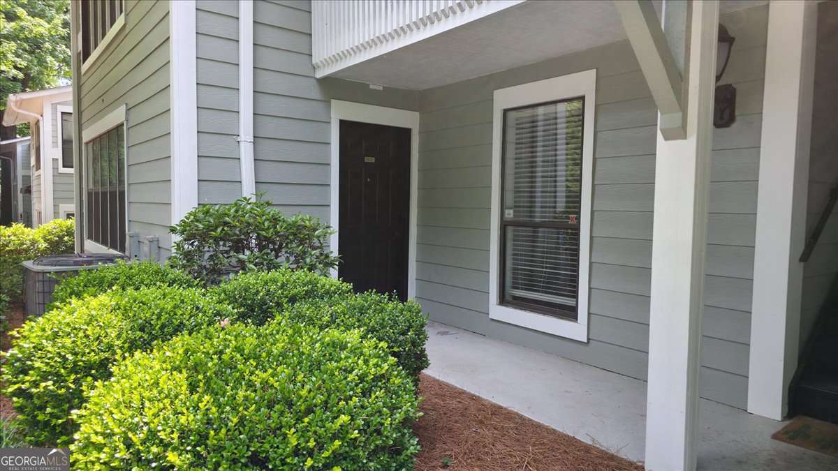 1011 Summit North DR NE 1011