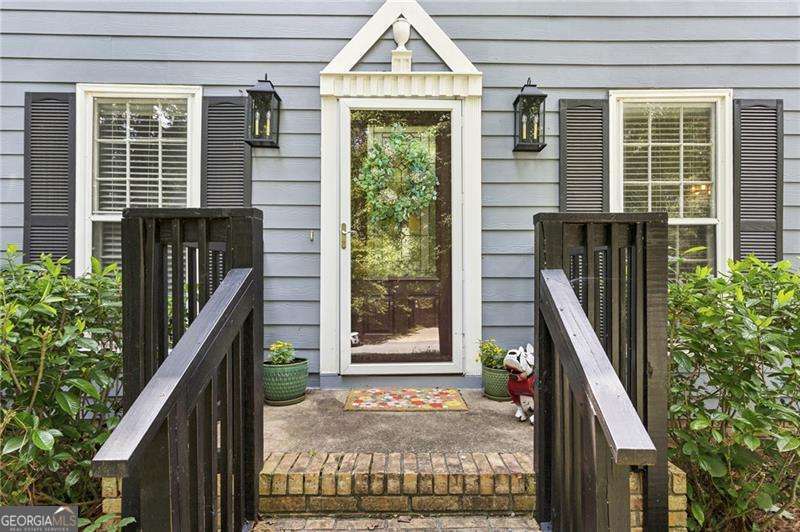 4550 Queen Anne CT SE