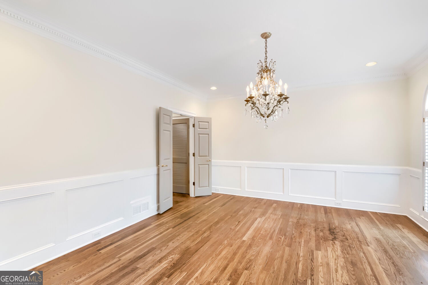17 Downshire CIR