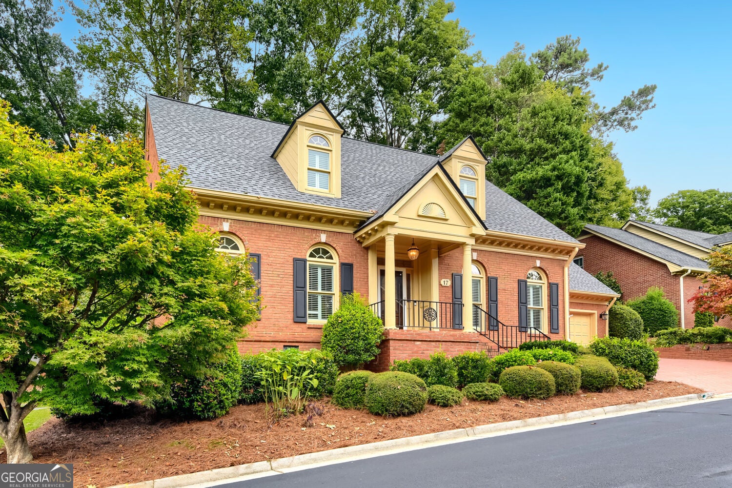 17 Downshire CIR