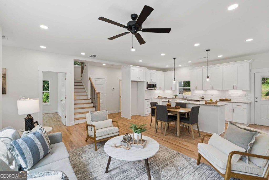 Photo of 544 Westmeath Drive SW, Atlanta, GA 30310 (MLS # 10835034)