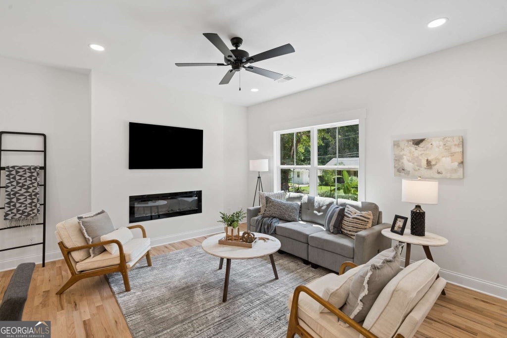 Photo of 544 Westmeath Drive SW, Atlanta, GA 30310 (MLS # 10835034)