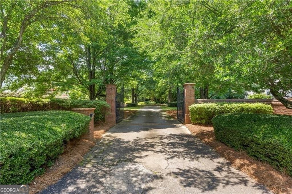 Photo of 3847 Sweet Bottom Drive, Duluth, GA 30096 (MLS # 10789367)