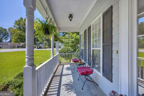 A home in Toccoa