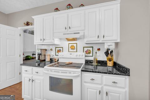 A home in Toccoa