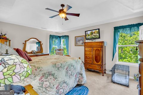 A home in Toccoa