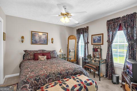 A home in Toccoa