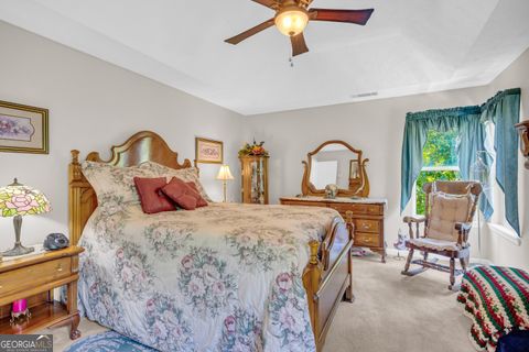 A home in Toccoa
