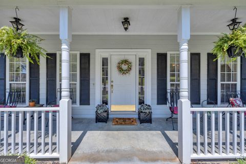 A home in Toccoa
