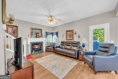 A home in Toccoa