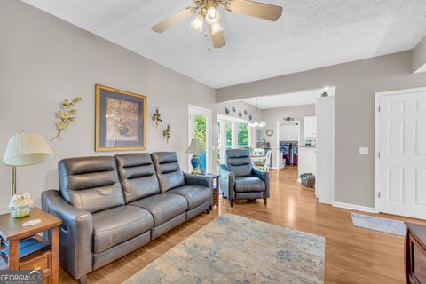 A home in Toccoa
