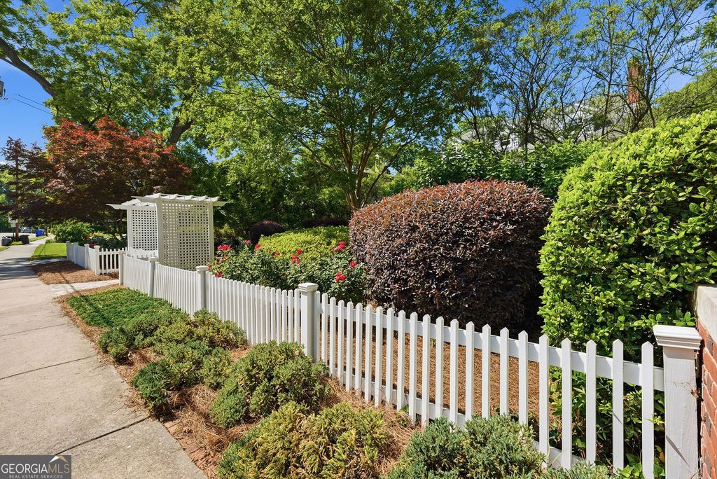 Photo of 235 The Prado NE, Atlanta, GA 30309 (MLS # 10759989)