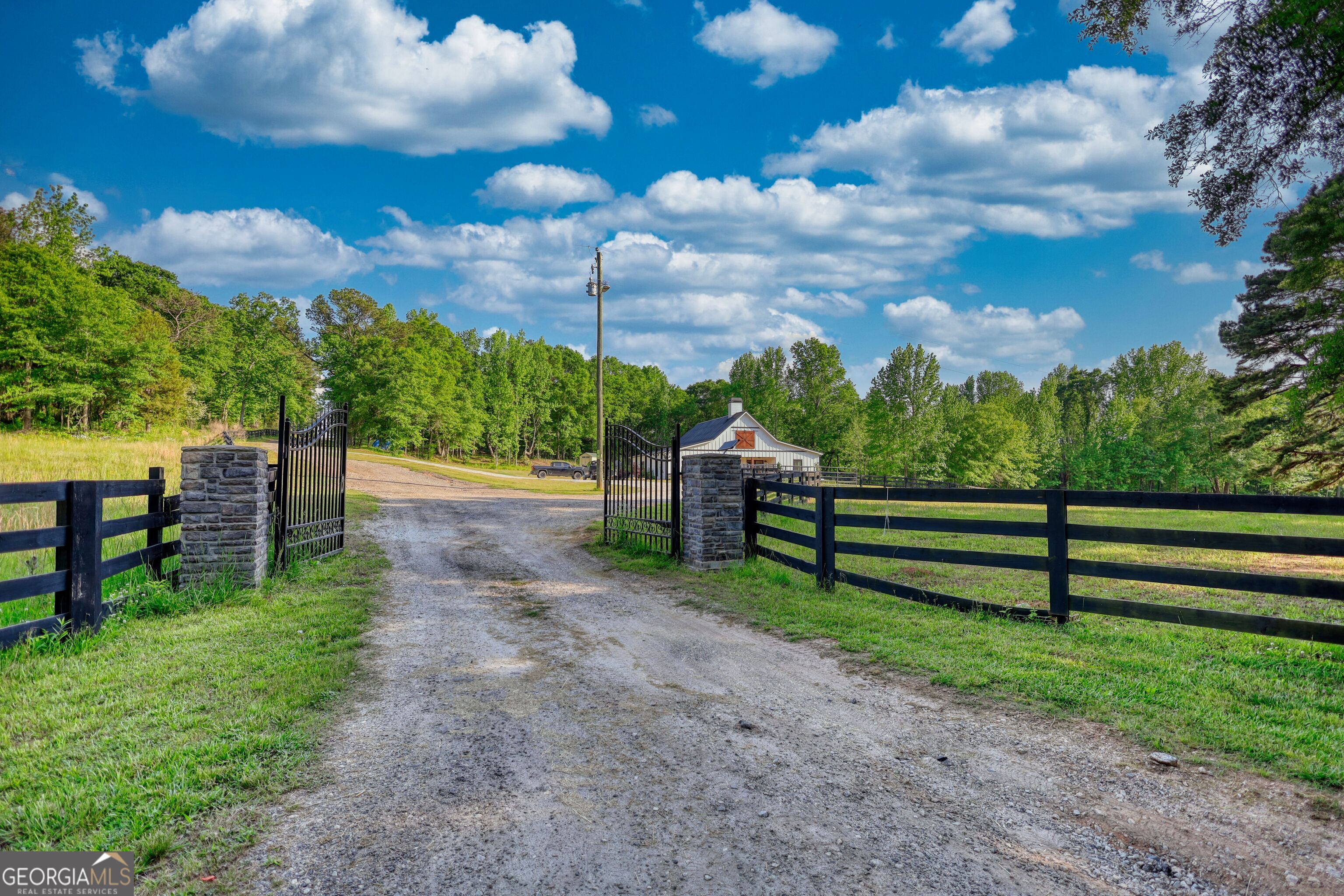 540 Benton RD