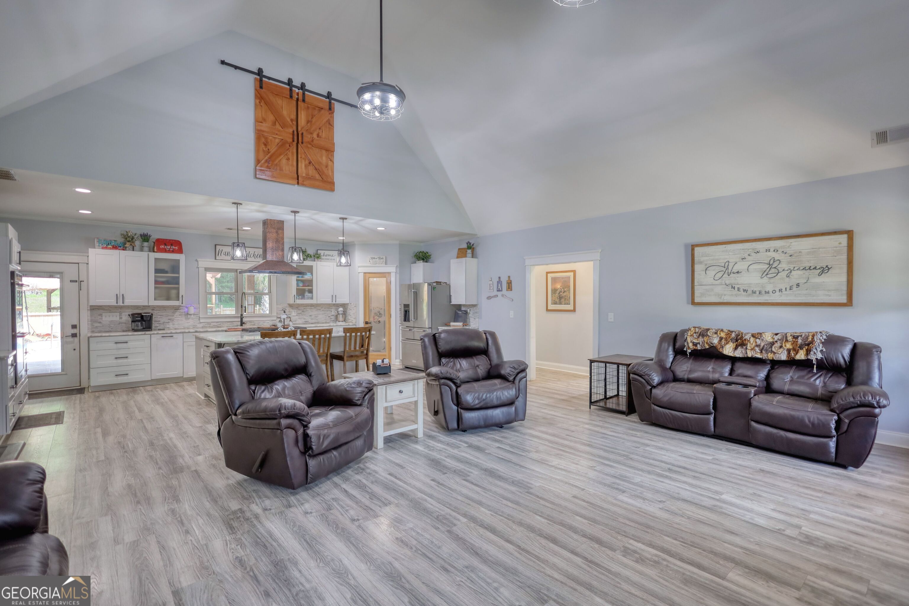 540 Benton RD