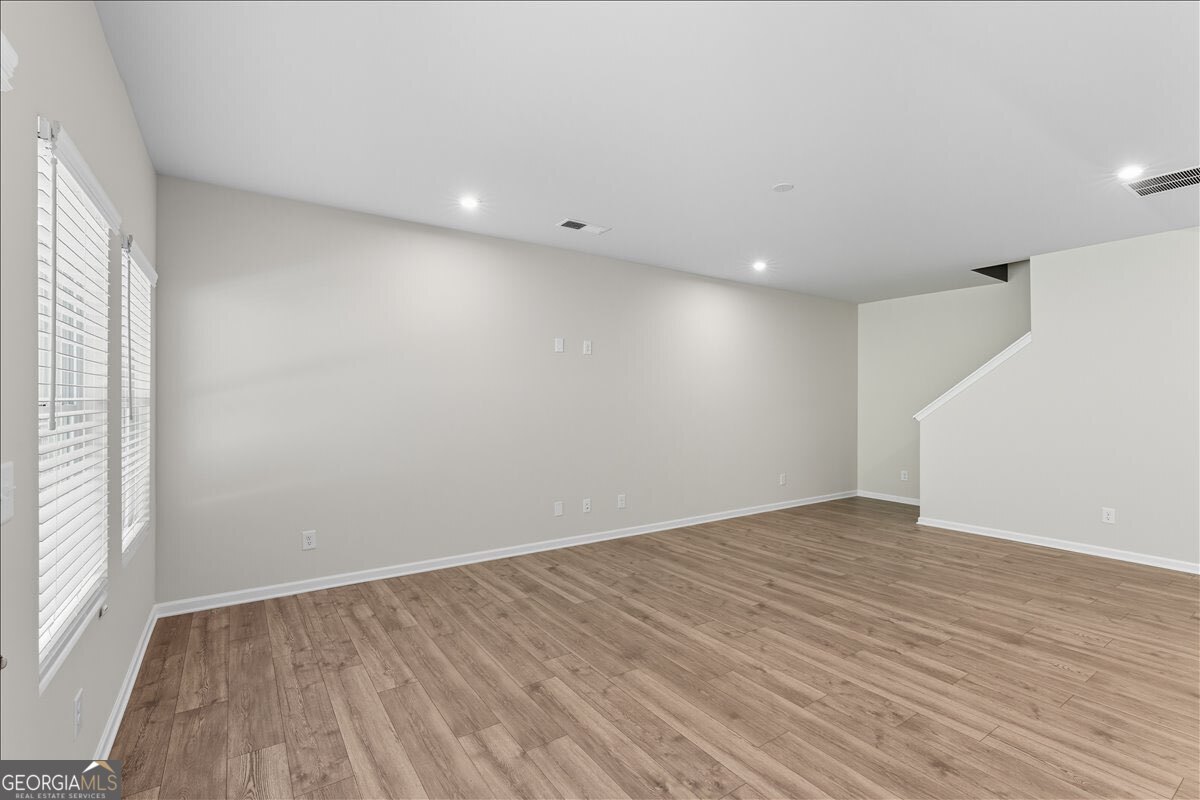 1163 PARK CENTER CIR