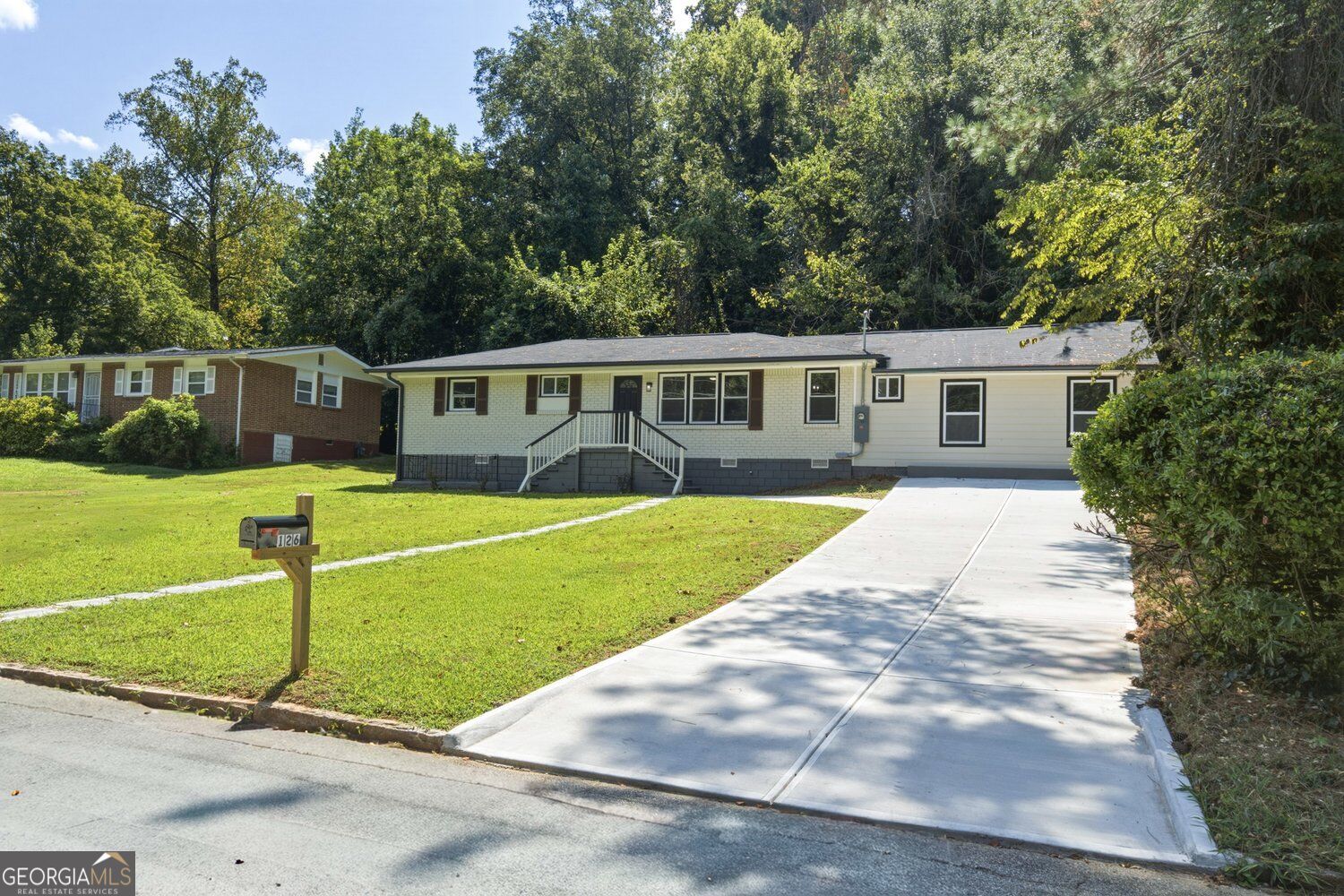 126 Meadow Park LN SW