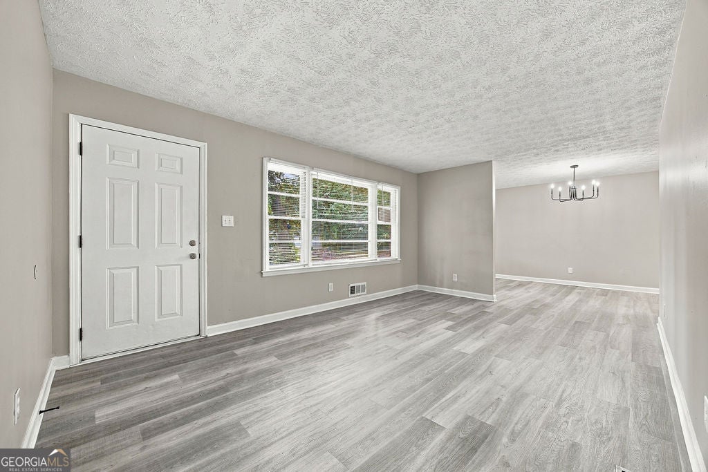 646 Bolton RD NW