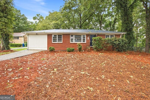 Photo of 646 Bolton Road NW, Atlanta, GA 30331 (MLS # 10871172)