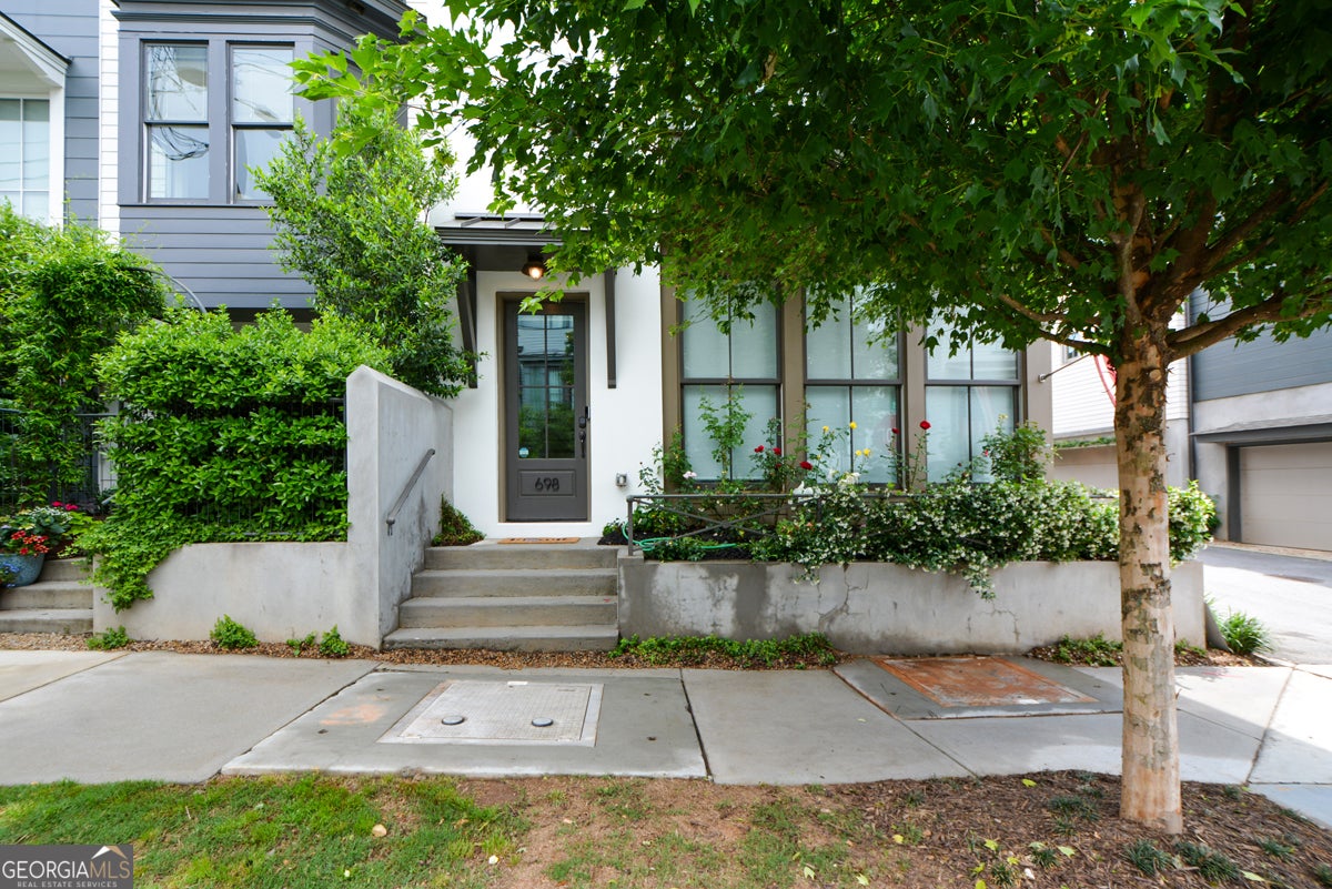 698 Fraser ST SE 85