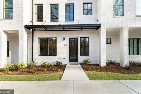 Photo of 2202 Carlton Court, Atlanta, GA 30318 (MLS # 10707129)
