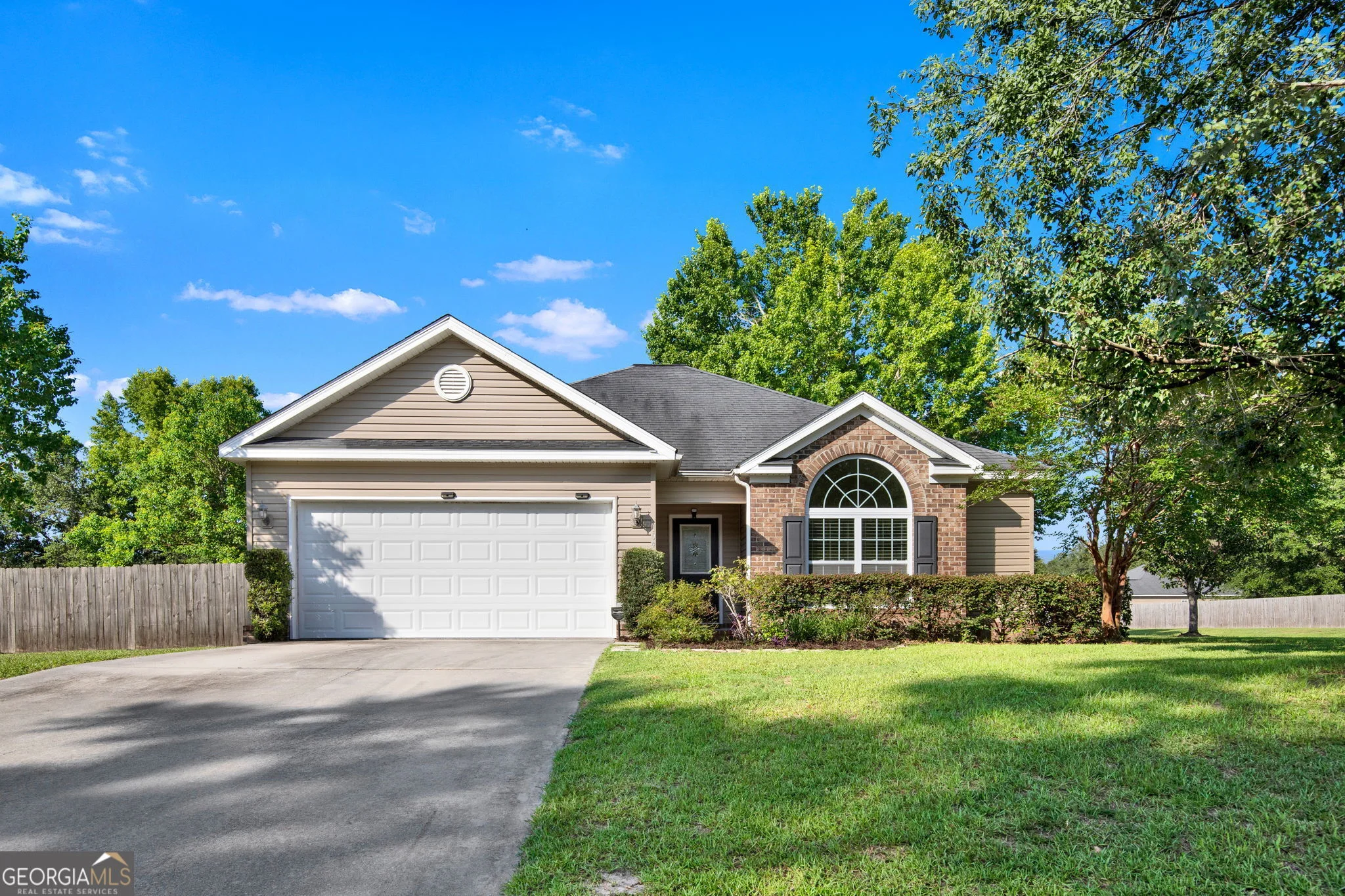 104 S Kingsley Drive