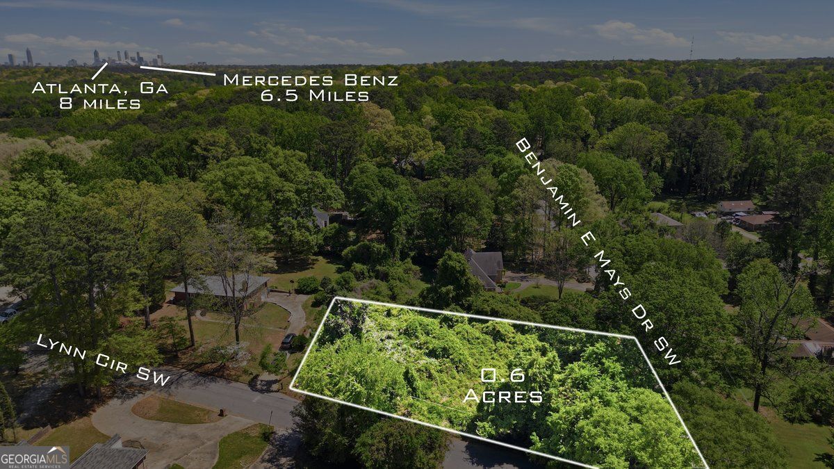 3025 Benjamin E Mays DR SW