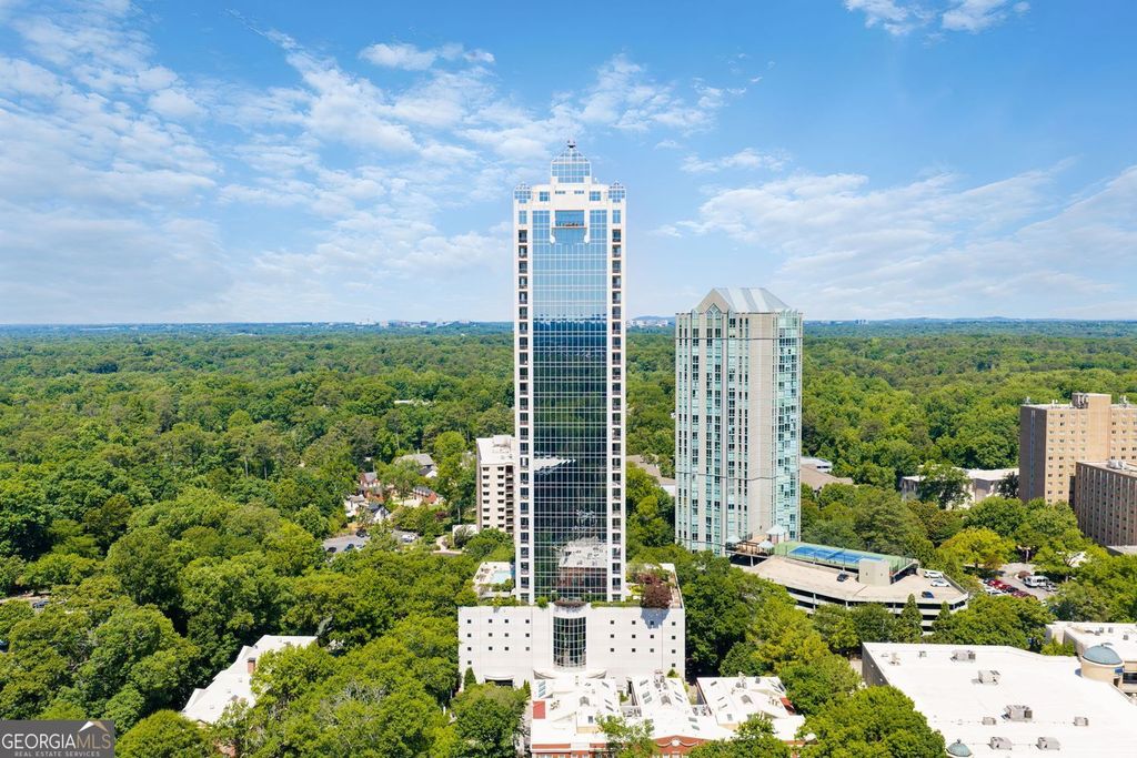 Photo of 2828 Peachtree Road NW #1401, Atlanta, GA 30305 (MLS # 10767017)