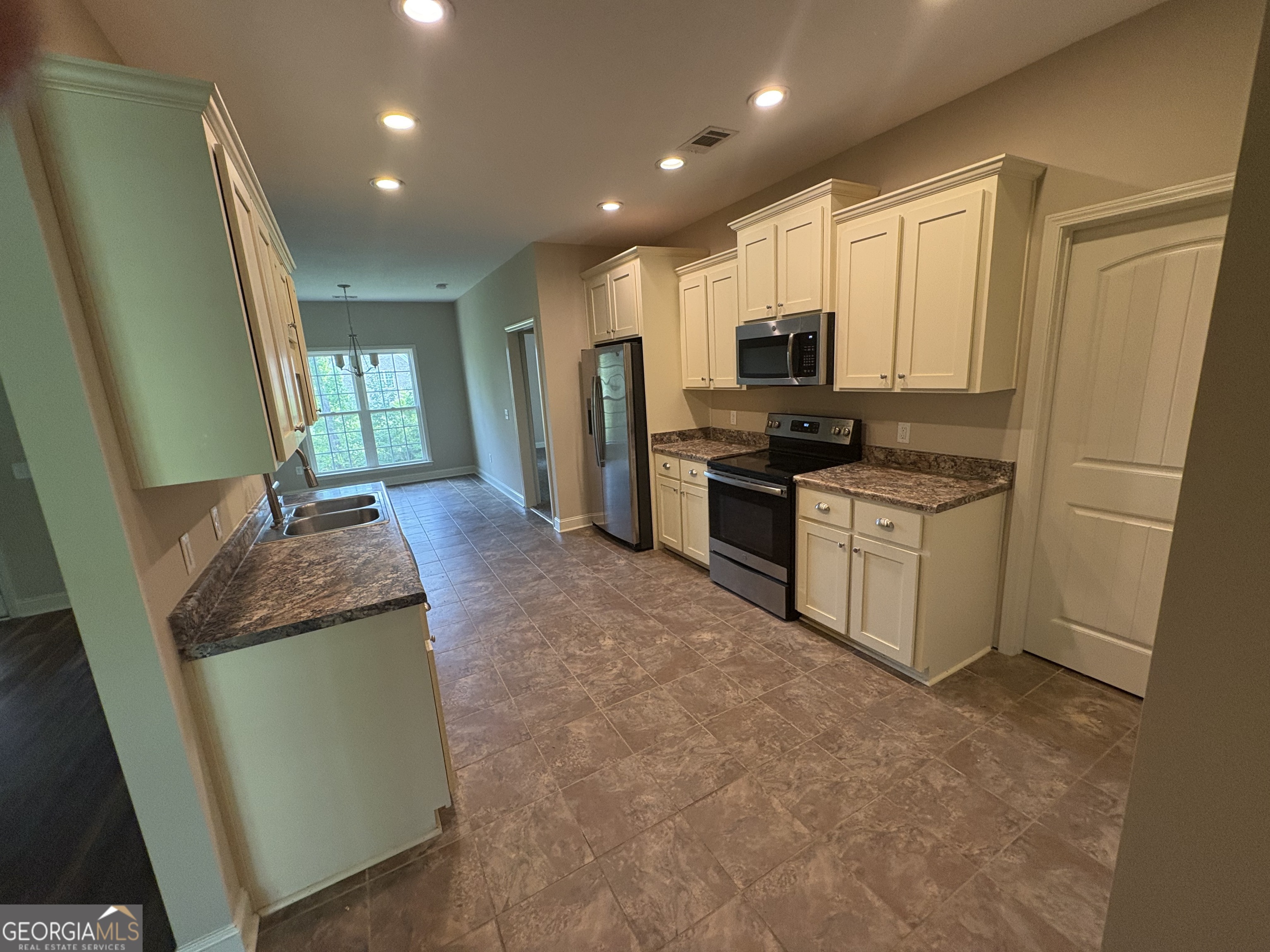 Statesboro, Georgia 30458, United States, 4 Bedrooms Bedrooms, ,3 BathroomsBathrooms,Residential,Active,173692