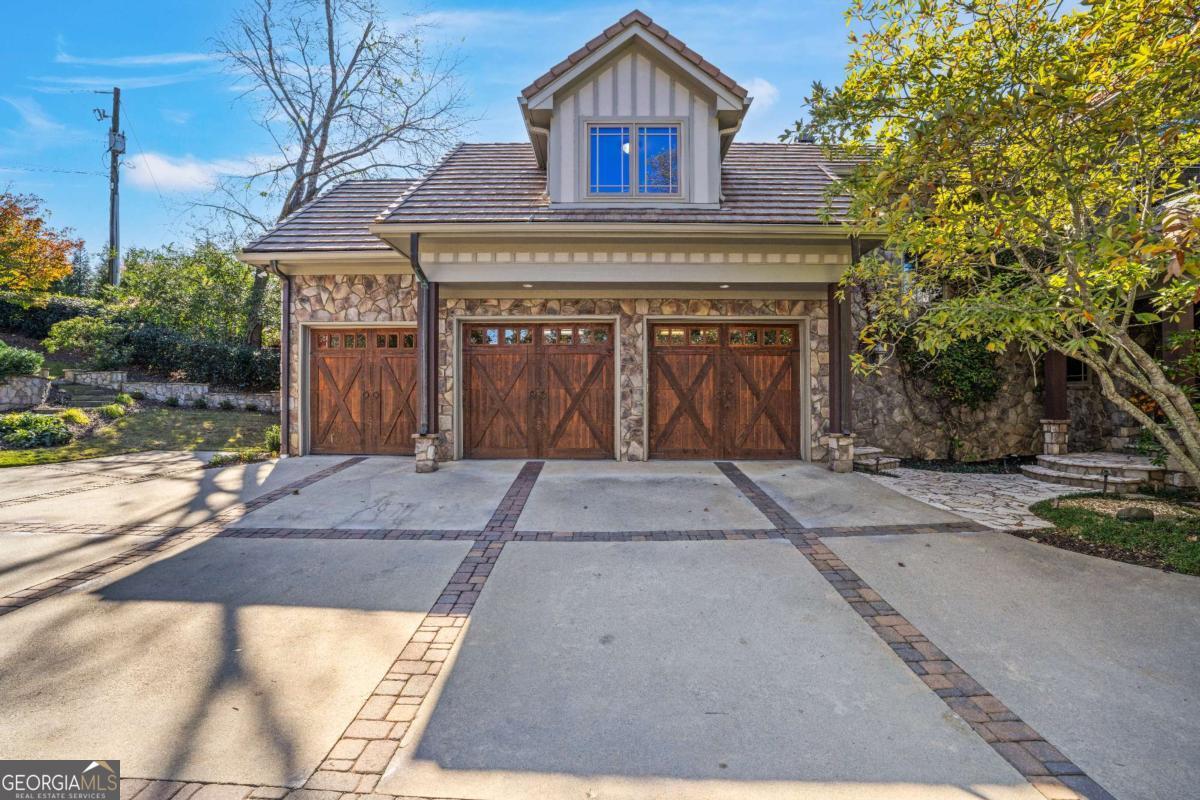 6316 Woodlake DR