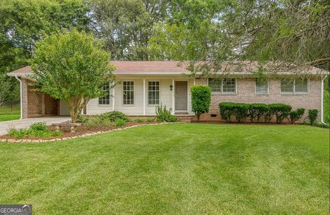 112 FAIRWAY DR VALLEY AL 36854