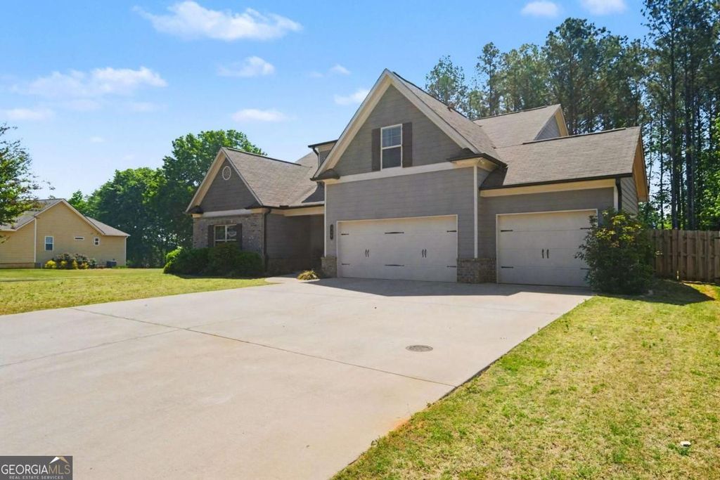 Photo of 307 Fern Court, Hoschton, GA 30548 (MLS # 10739580)